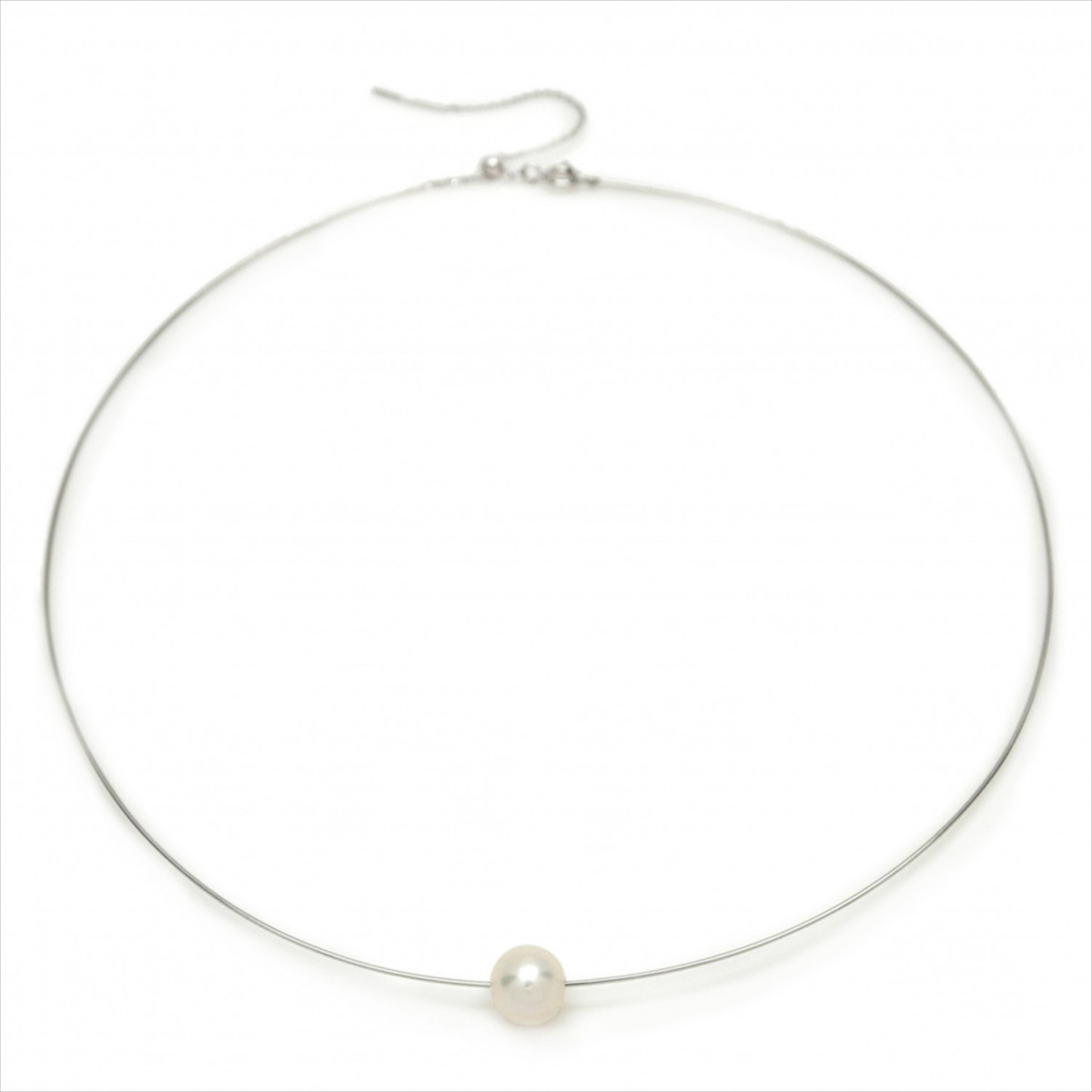 COLGANTE PERLA EN PLATA DISEÑO RÍGIDO. LINEARGENT