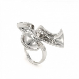 ANILLO GRANDE DE PLATA DISEÑO LAZO IRREGULAR. LINEARGENT