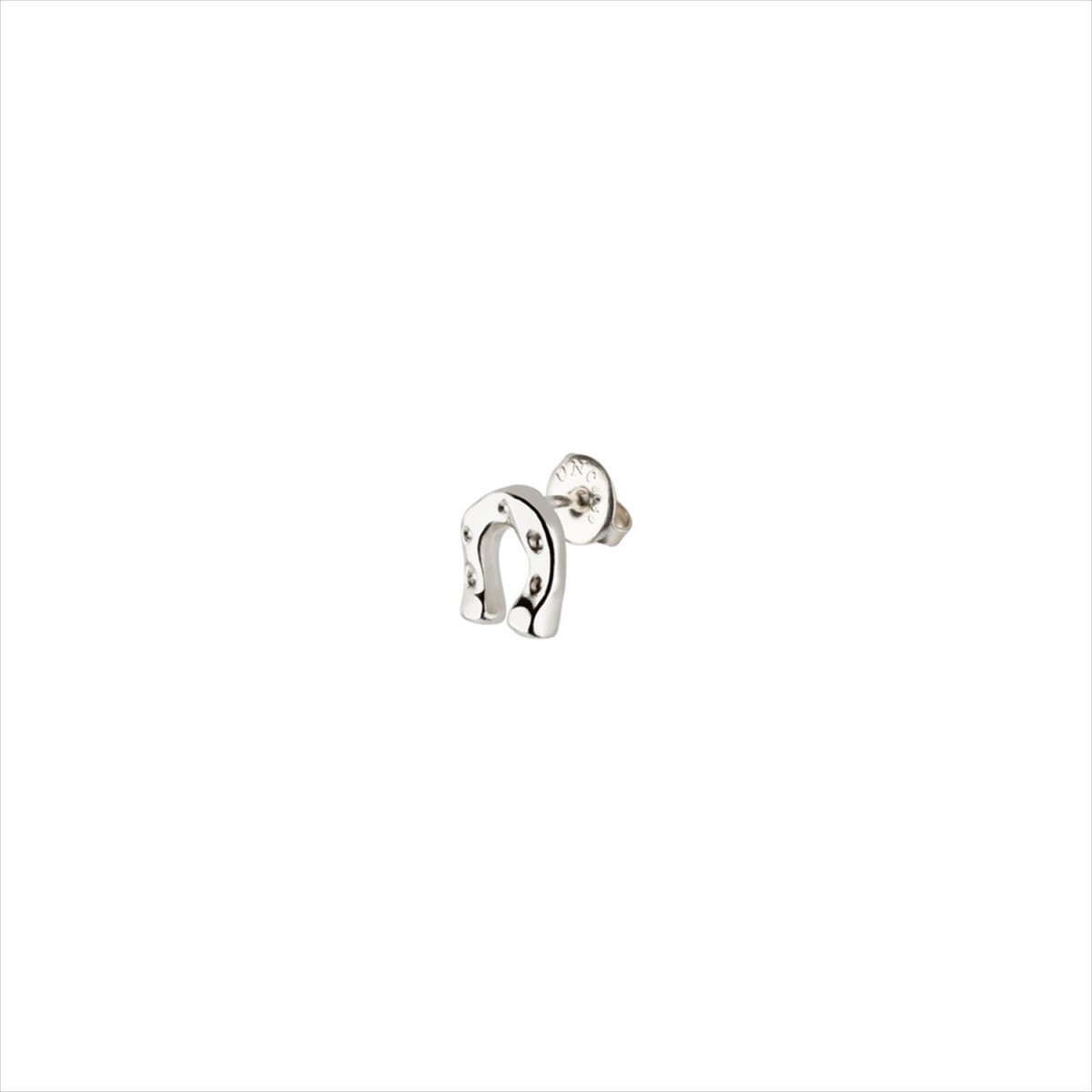 1 Pendiente tipo piercing. Diseño herradura. Metal bañado en plata. Uno de 50