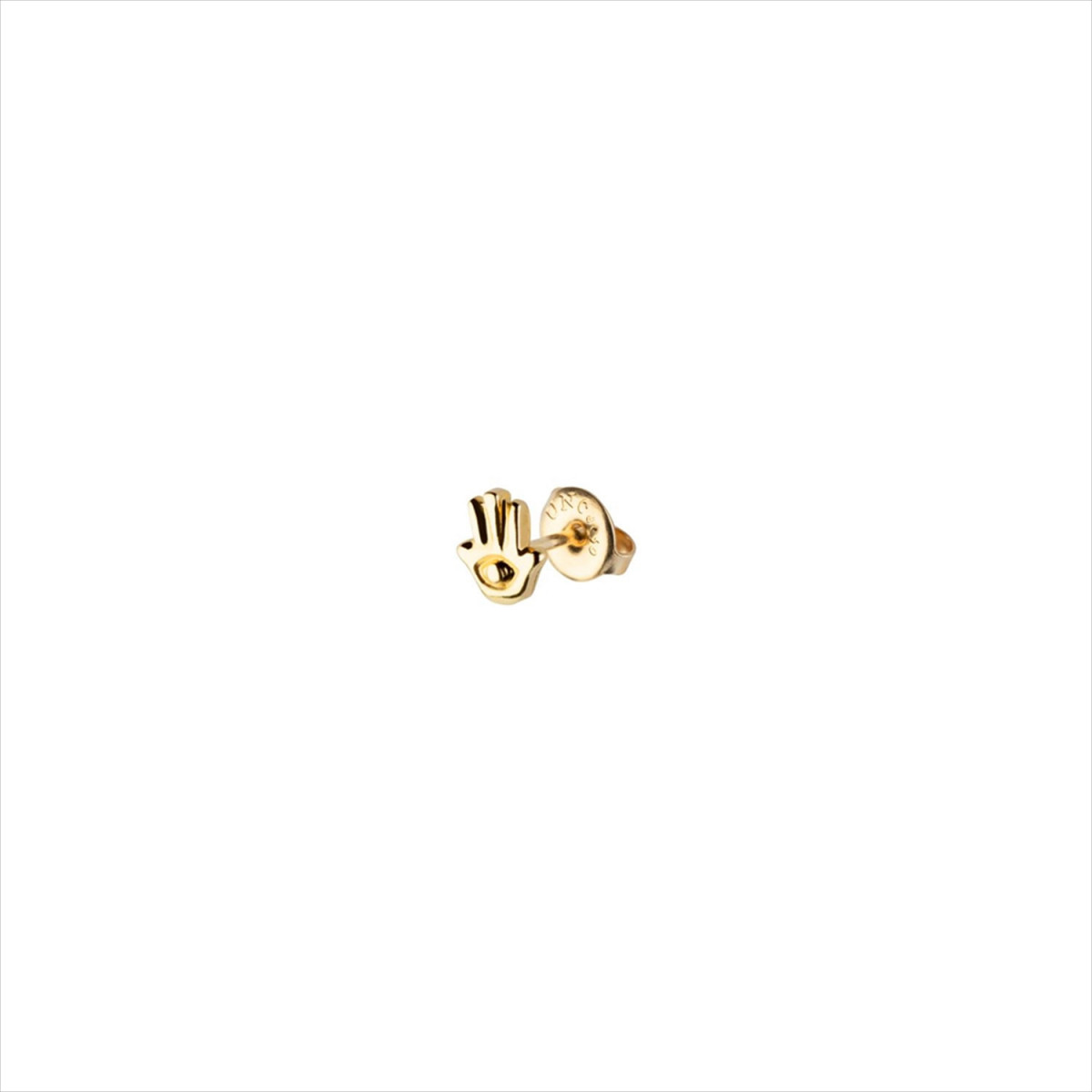 1 Pendiente Protect us stud, tipo piercing. Diseño mano de fátima. Metal bañado en oro. Uno de 50