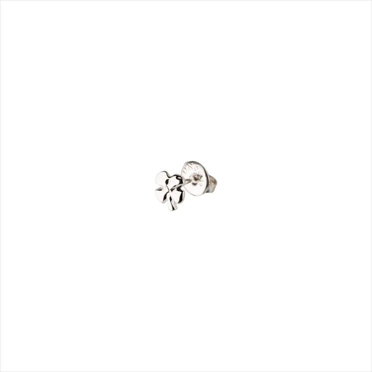 1 Pendiente Good Luck stud, tipo piercing. Diseño de trébol. Metal bañado en plata. Uno de 50