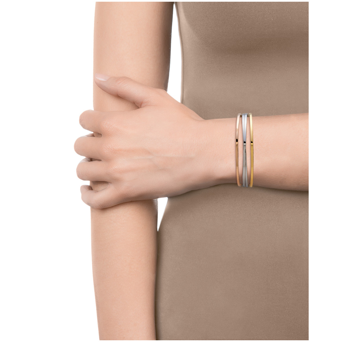 Pulsera Viceroy Air abierta tipo brazalete de acero en tres tonos , plata, dorado y rosa.