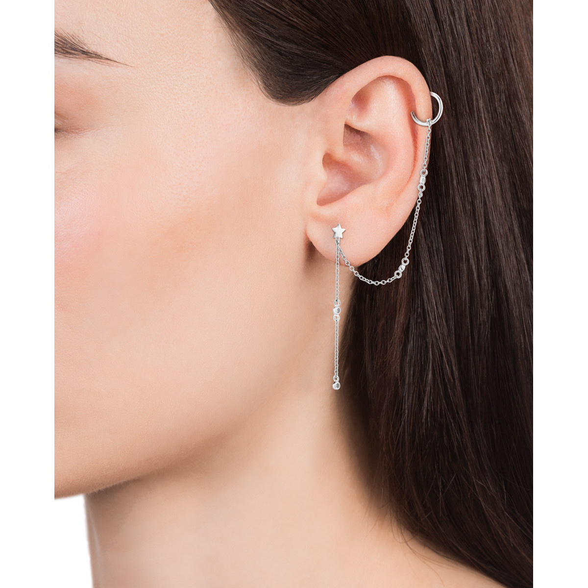 Pendientes de plata de ley 925 bañados en rodio compuesto por una cadena larga y earcuff. Cierre a presión. De 42 mm. Viceroy