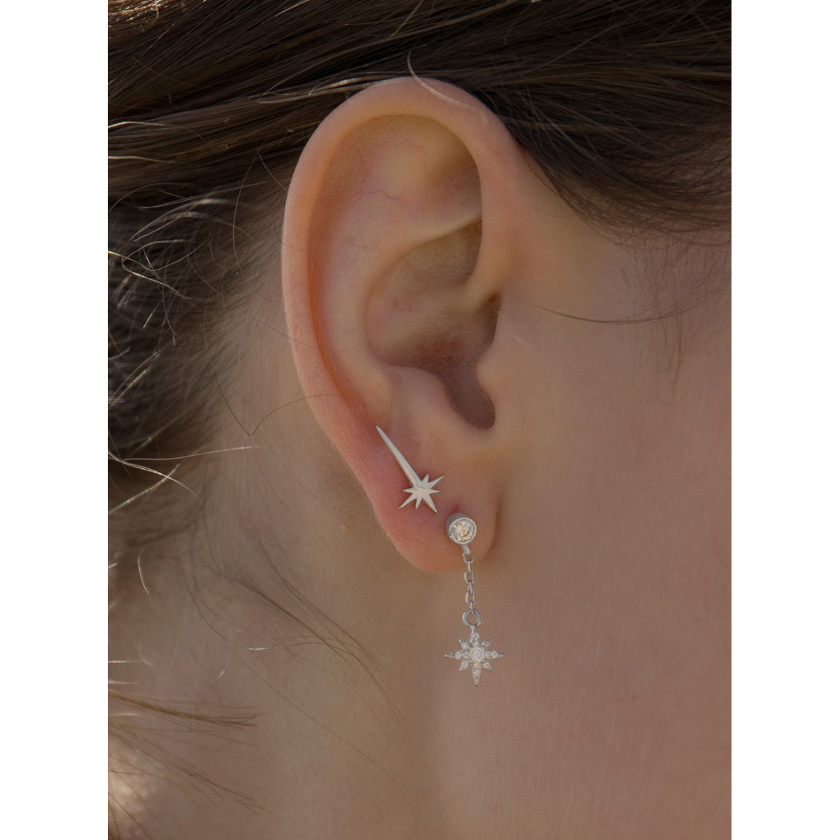PENDIENTE DE PLATA BAÑO EN ORO CON CHARM DE ESTRELLA Y CIRCONITAS. 1 Pegado. 1 Colgante con cadenita. LINEARGENT