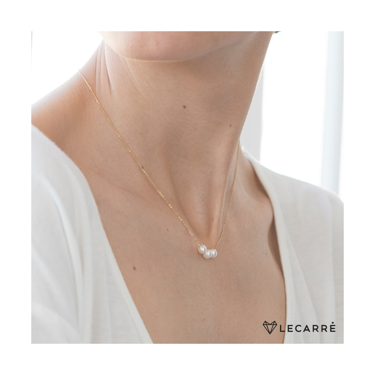 Cadenita oro con tres perlas. LeCarré