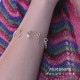 Colgante charm plata bañada en oro, cruz circonitas azules brillantes. Miscellany. Salvatore