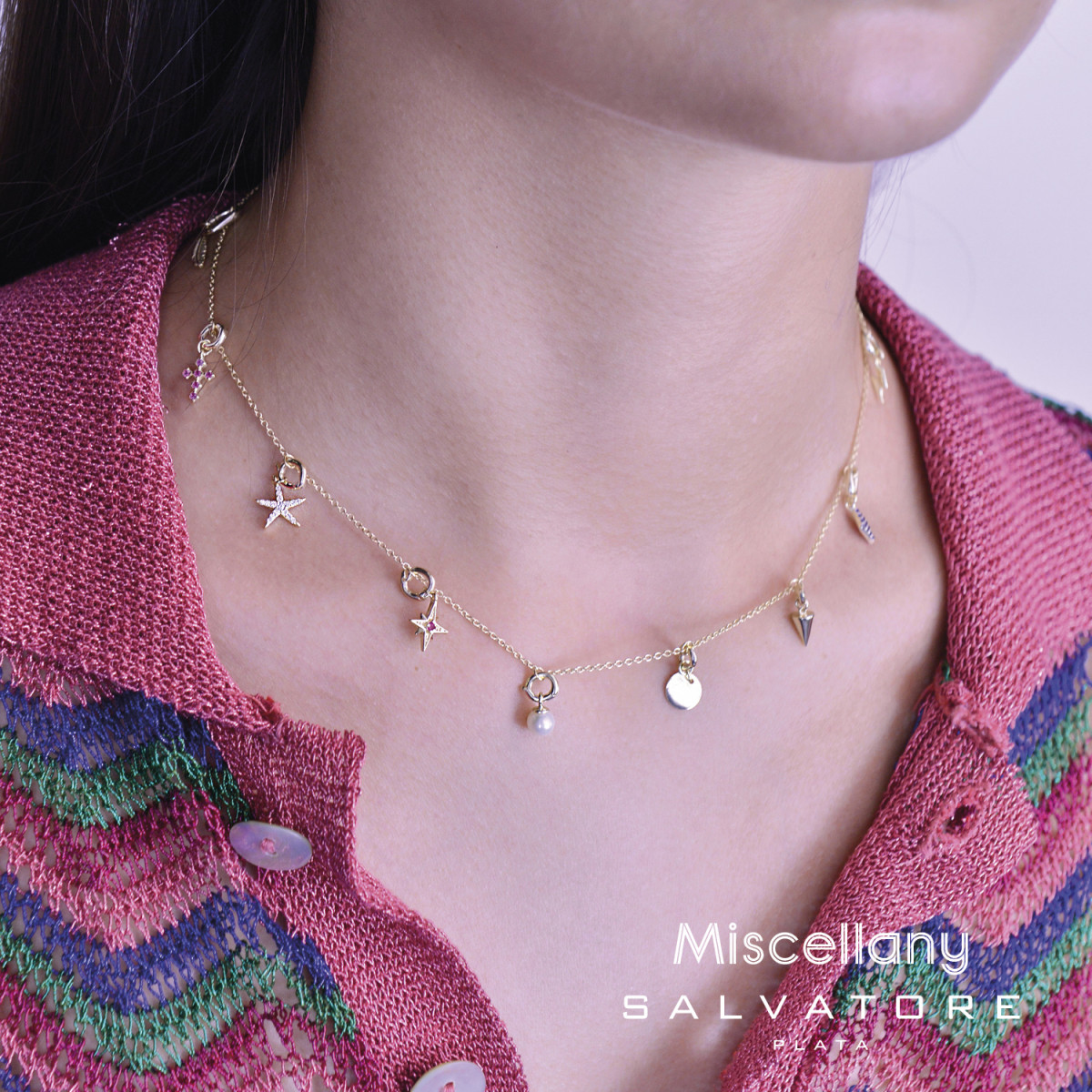 Colgante charm plata bañada en oro, placa circular. Miscellany. Salvatore