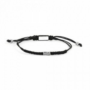 Pulsera de hilo anudada negra con un motivo en plata. Promojoya