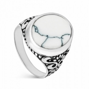 Sello de plata con piedra blanca con veta.Talla 20. Promojoya