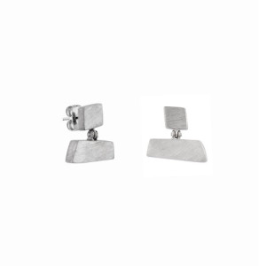 Pendientes de Plata de ley rodiados en mate con forma de trapecios.